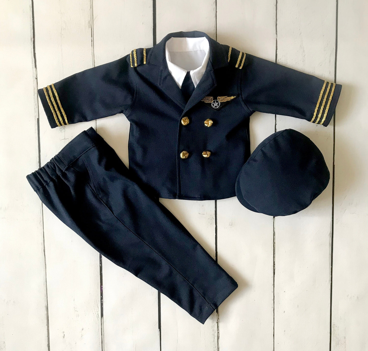 Kids Captain Pilot Uniform — set contents