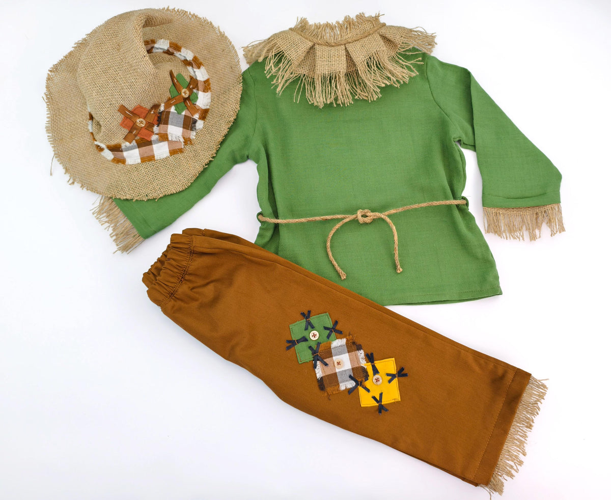 Baby scarecrow costume with straw hat for Halloween and fall photos — photo 10