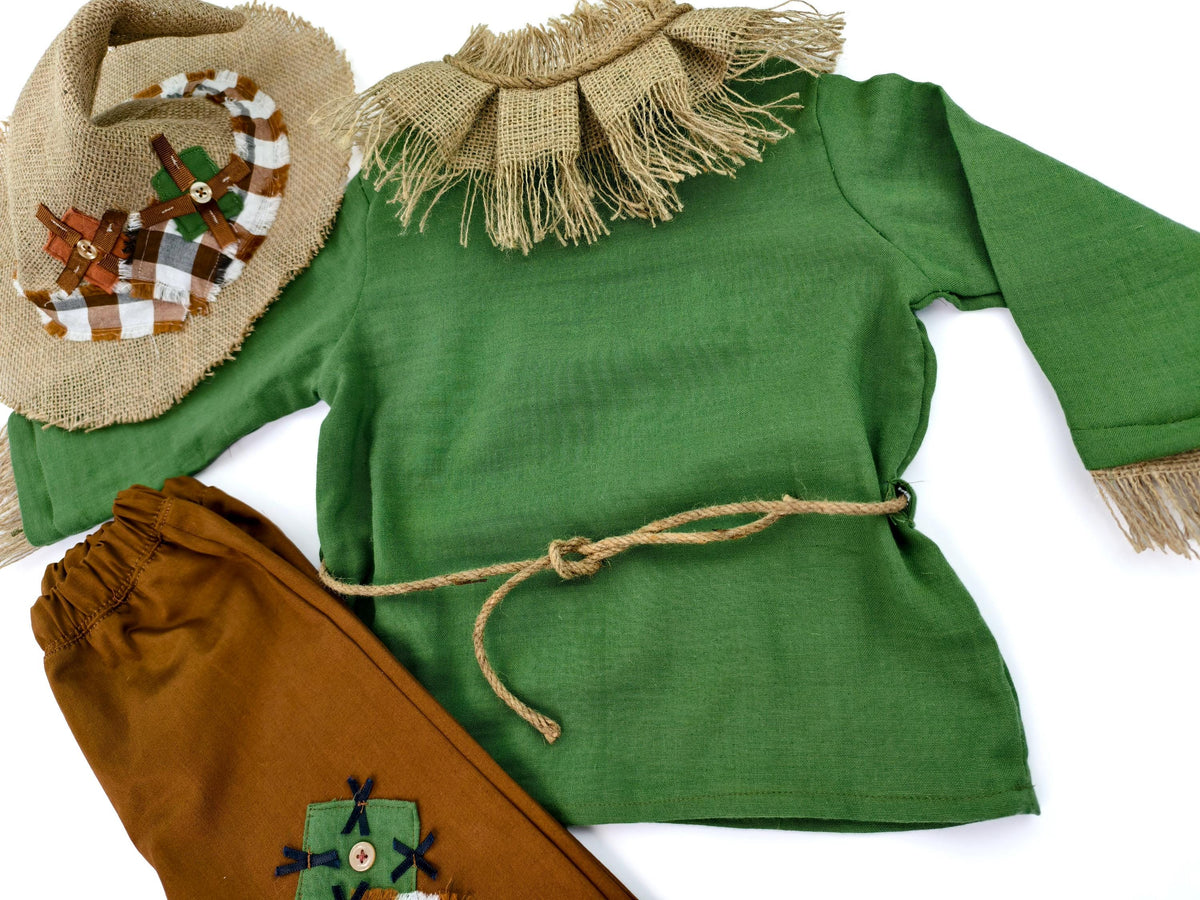 Baby scarecrow costume with straw hat for Halloween and fall photos — photo 12