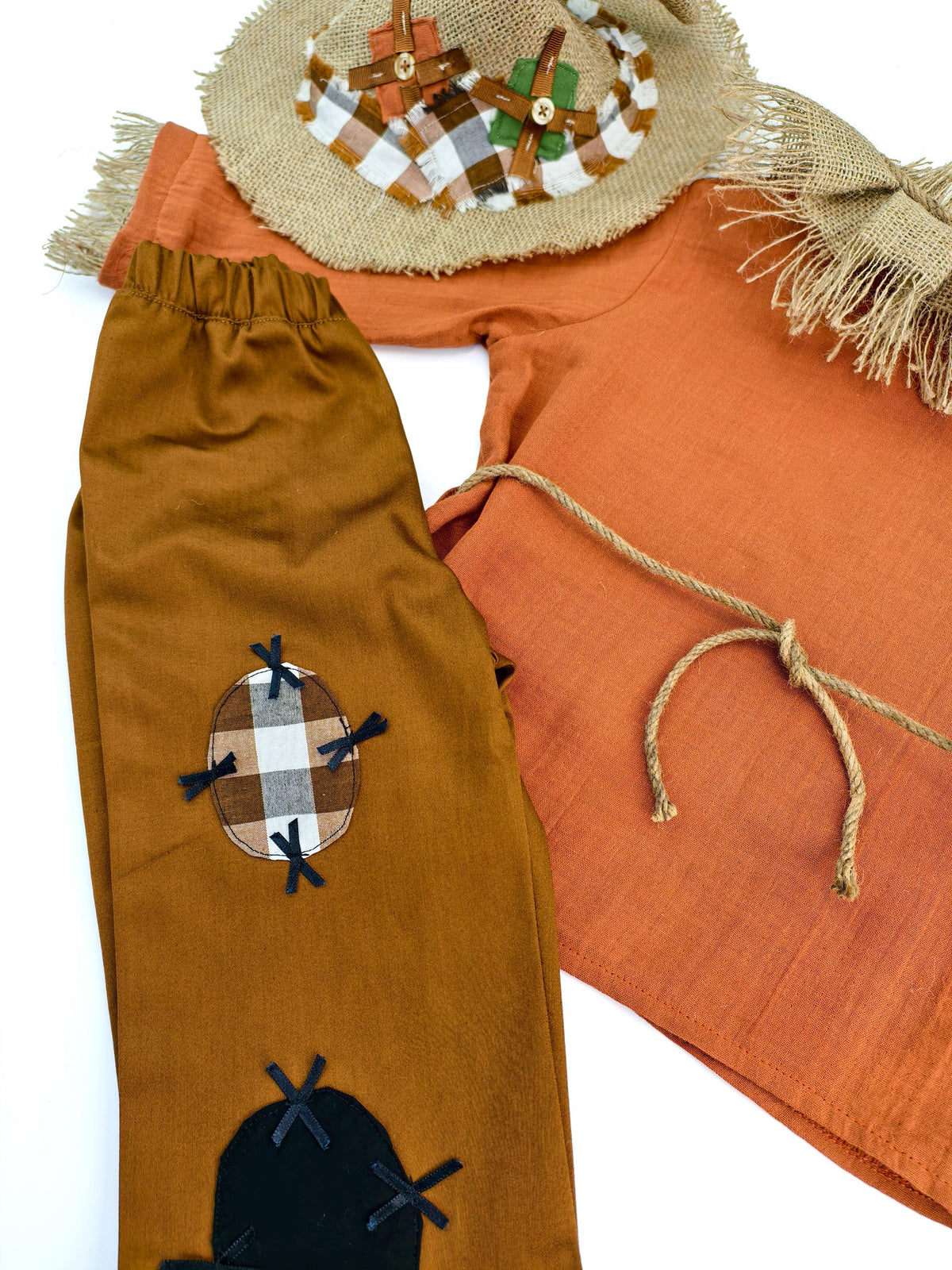 Baby scarecrow costume with straw hat for Halloween and fall photos — photo 5